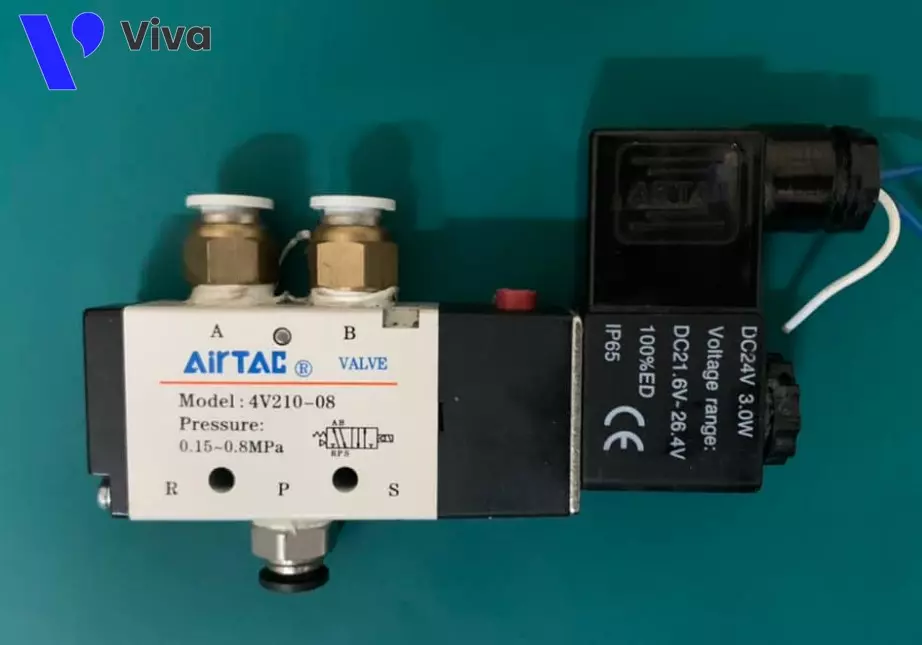 Solenoid-controlled compressed air directional valve