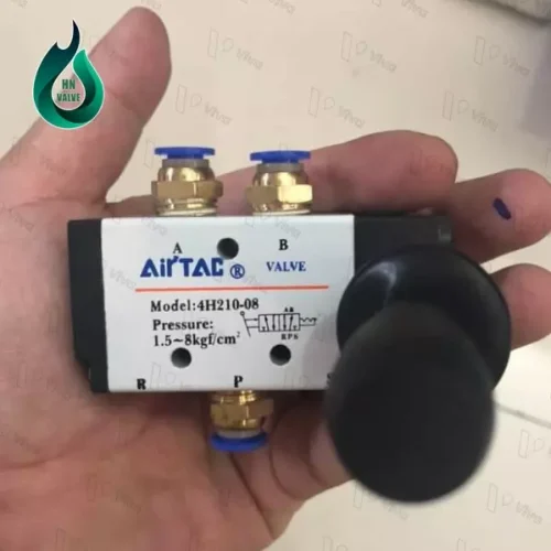 Pneumatic toggle valve