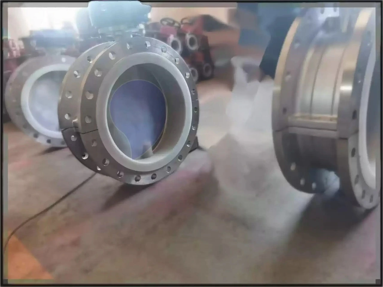 Hình ảnh van bướm inox tay quay gioăng PTFE D341F4-10P/16P Hình ảnh van bướm inox tay quay gioăng PTFE D341F4-10P/16P